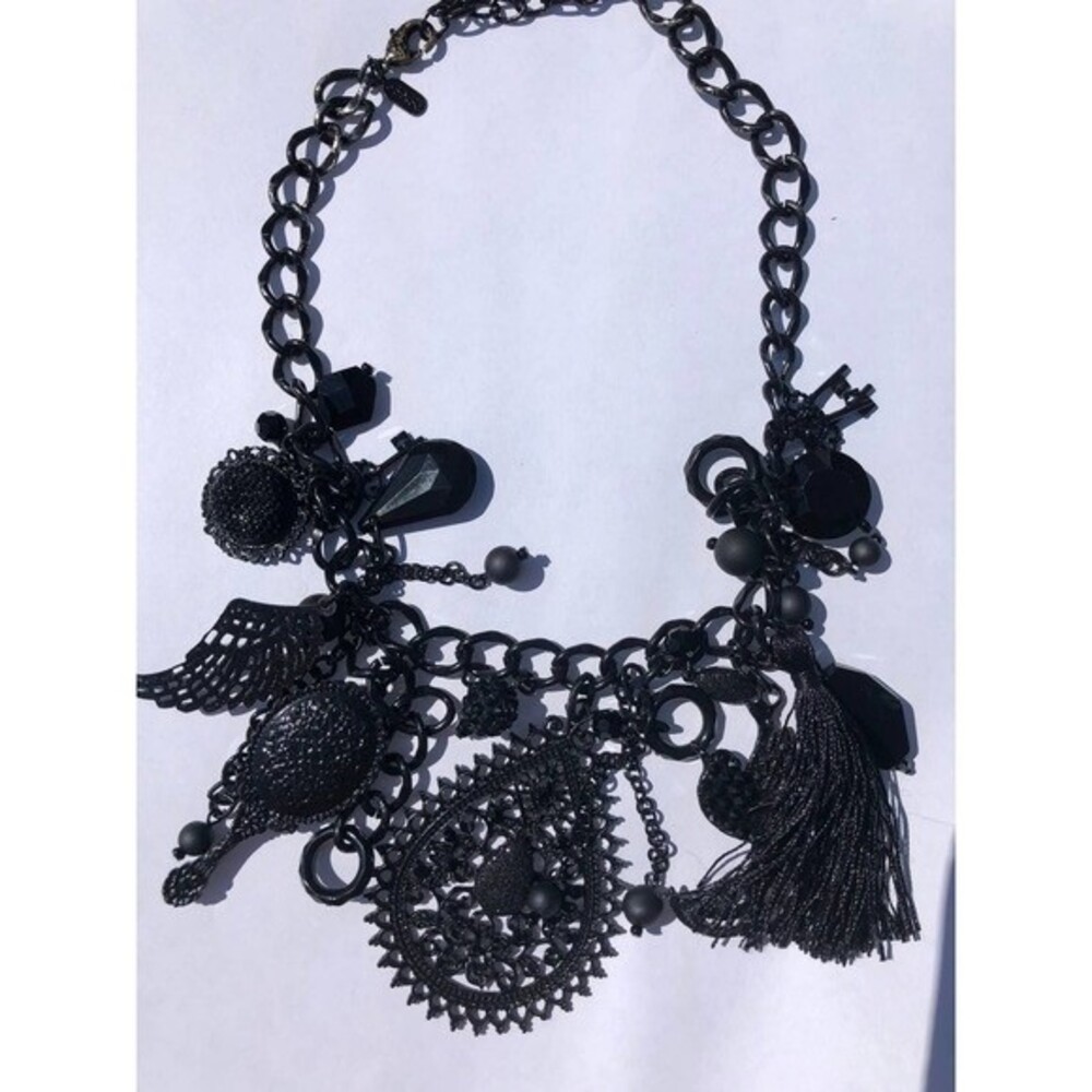 Treska Black Necklace